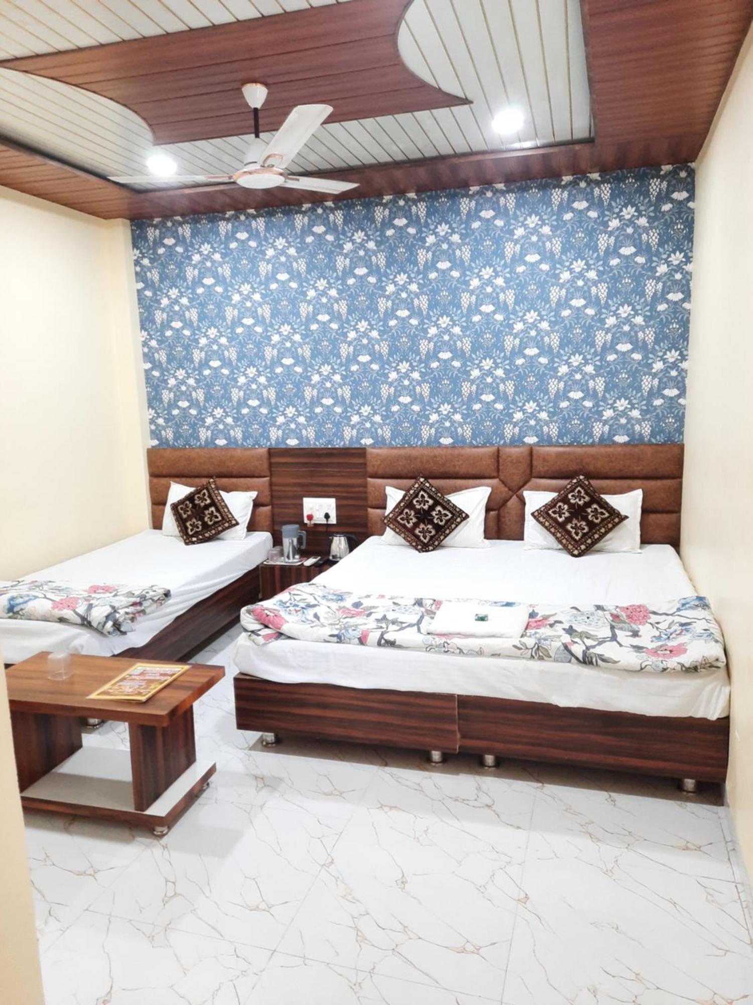 Hotel Ganga Sagar Ujjain Extérieur photo
